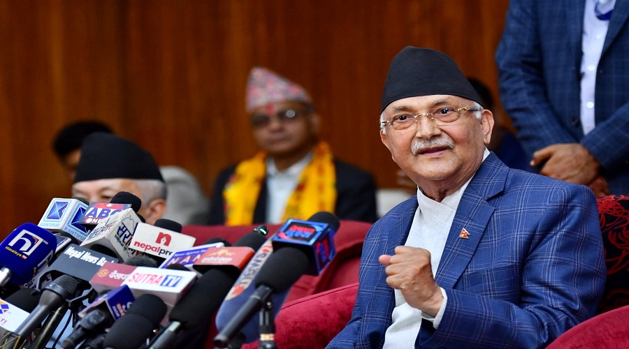देउवा र प्रचण्ड र माधवकै कारण ओली यसरी बन्दैछन् झनै शक्तिशाली !