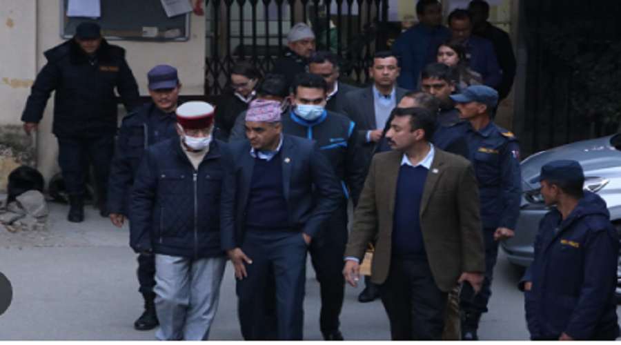 व्यवसायी अरुण चौधरी हिरासतमुक्त