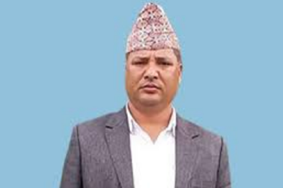 मुख्यमन्त्री भएको झण्डै दुई महिनापछि मन्त्री परिषद् विस्तार गर्दै सोडारि