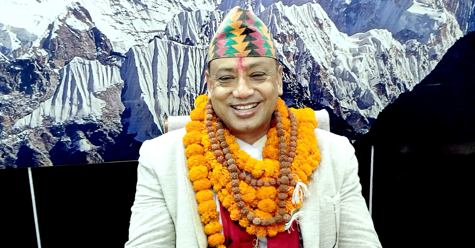 ८ बर्षमा ६ मुख्यमन्त्रि