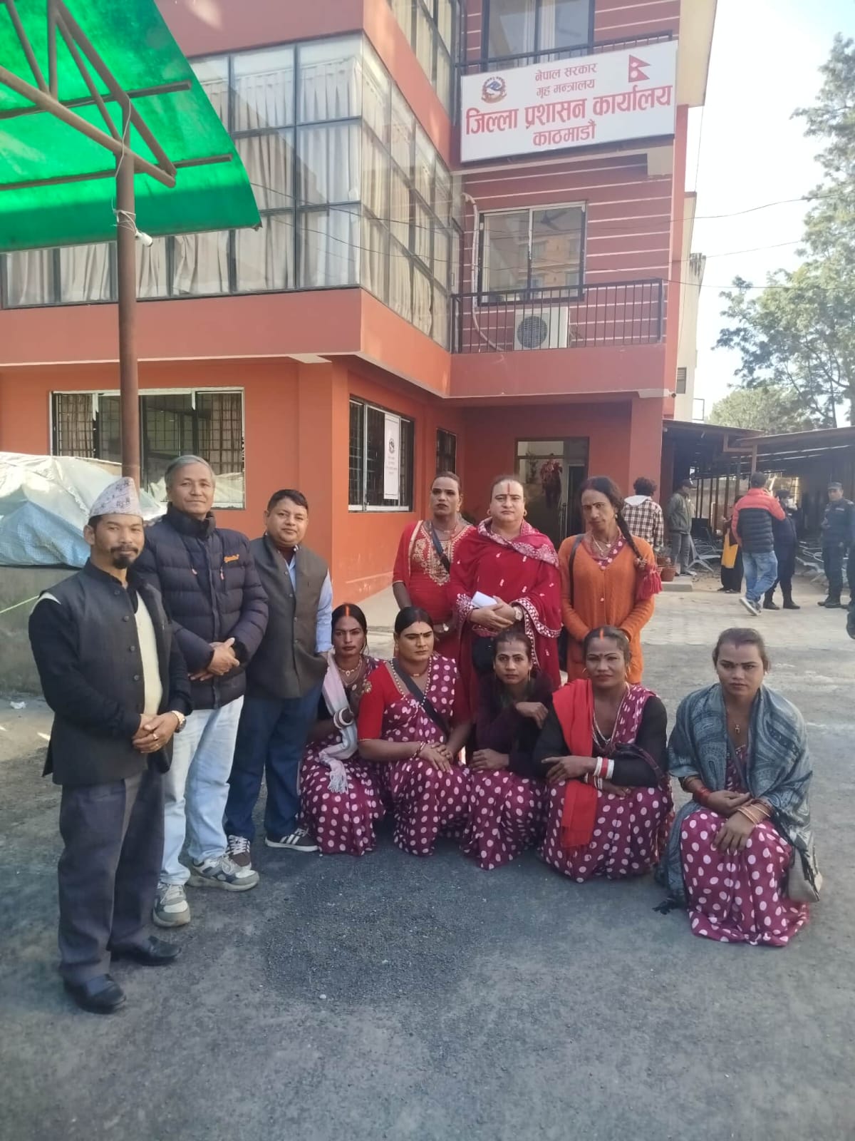 जसपा नेपाल काठमाडौंले २८ बुँदे मागसहित प्रधानमन्त्री सुशीला कार्कीलाई ज्ञापनपत्र बुझायो